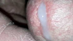 CUMSHOT VERY CLOSELY